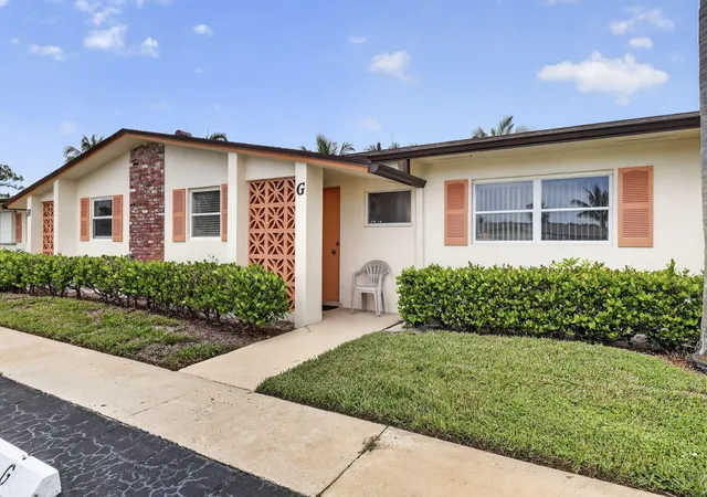 Photo 2 of Single family home for sale at 2990 Crosley Dr E #G, West Palm Beach, FL 33415 | MLS# B26075300 | Listing updated on 2026-10-10