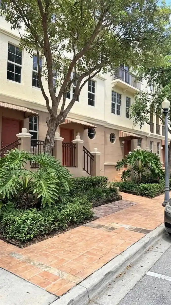 Listing Photo 1 - Condo for sale in 3232 Coral Wy located at 3232 Coral Wy, Miami, FL 33145 - Unit #113