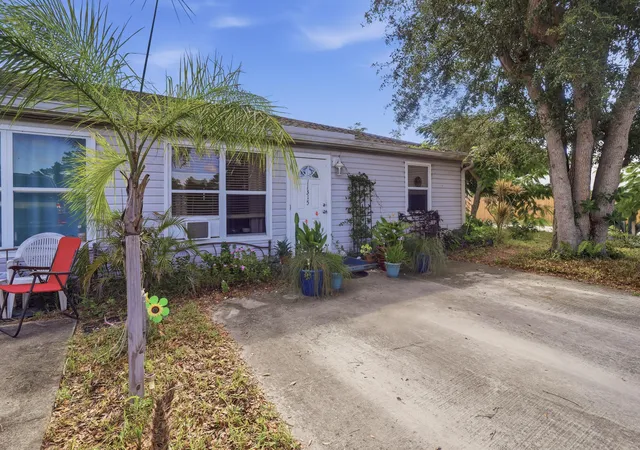 Photo 1 of Sale Pending at 11315 Se Gold Ave, Hobe Sound, FL 33455 | MLS# B26075328 | Listing updated on 2026-10-08