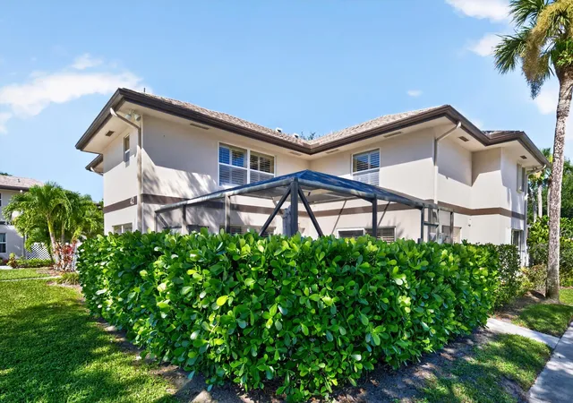 Photo 1 of Townhouse for sale at 42 Essex Ct #B, Royal Palm Beach, FL 33411 | MLS# B26075334 | Listing updated on 2026-09-25