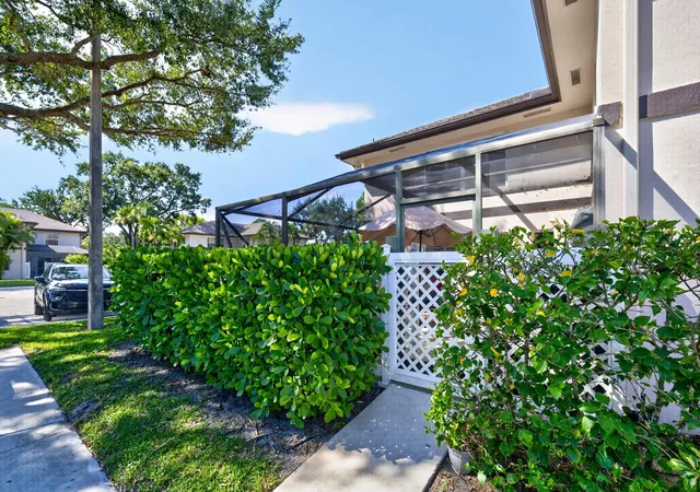 Photo 3 of Townhouse for sale at 42 Essex Ct #B, Royal Palm Beach, FL 33411 | MLS# B26075334 | Listing updated on 2026-09-25
