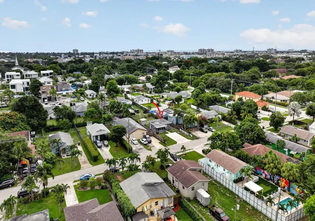 Photo 1 of Single family home for sale at 323 Nw 4th Avenue, Delray Beach, FL 33444 | MLS# B26075456 | Listing updated on 2026-10-08