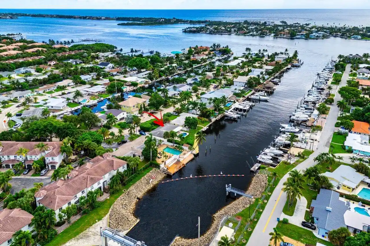 Photo 1 of Single family home for sale at 638 Shore Dr, Boynton Beach, FL 33435 | MLS# B26075484 | Listing updated on 2026-10-16