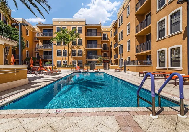 Photo 3 of Condo for sale at 511 Lucerne Ave #512, Lake Worth Beach, FL 33460 | MLS# B26075515 | Listing updated on 2026-10-10