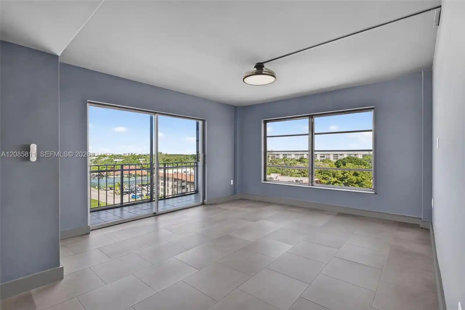 Listing Photo 1 - Condo for sale in 4174 Inverrary Dr located at 4174 Inverrary Dr, Lauderhill, FL 33319 - Unit #815