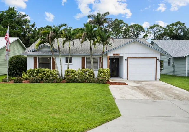Photo 1 of Single family home for sale at 6702 Se Raintree Ave, Stuart, FL 34997 | MLS# B26075522 | Listing updated on 2026-10-08