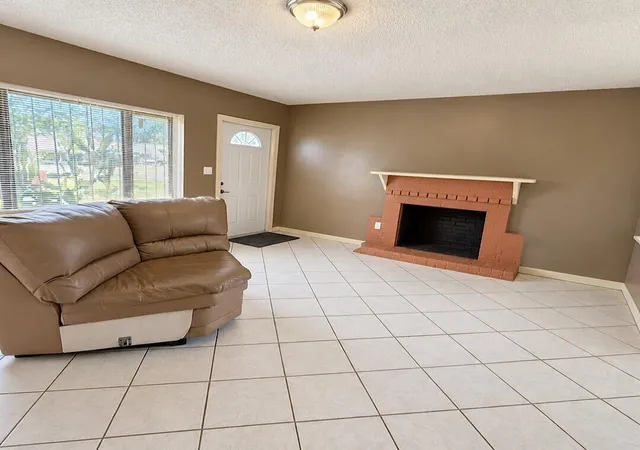 Photo 3 of Single family home for sale at 915 Rutland St, Opa Locka, FL 33054 | MLS# B26075579 | Listing updated on 2026-10-10
