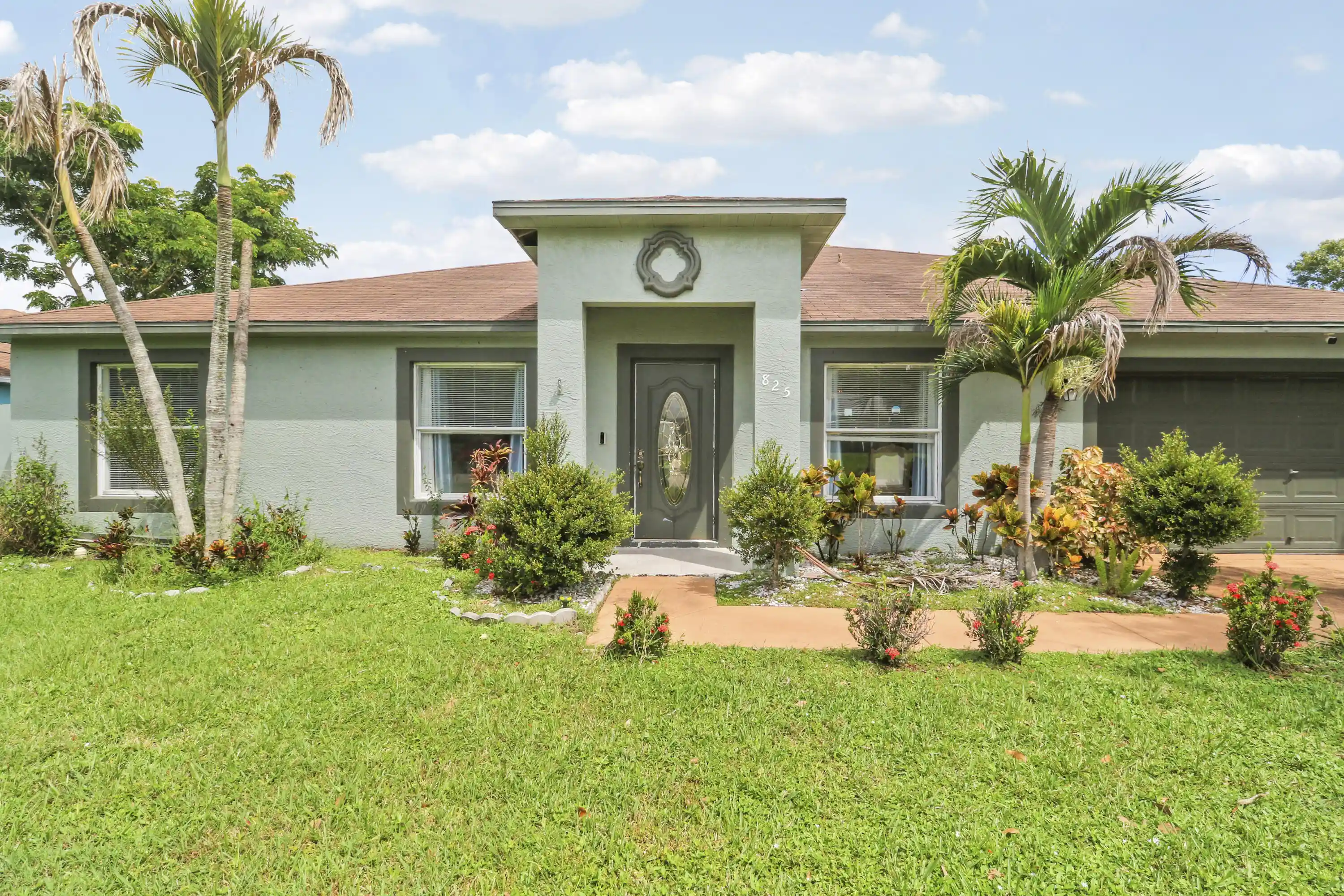 Photo 1 of Single family home for sale at 825 Se Cavern Ave, Port Saint Lucie, FL 34983 | MLS# B26075586 | Listing updated on 2026-10-15