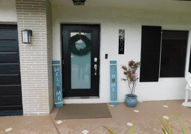 Photo 3 of Single family home for sale at 6604 Nw 93rd Avenue, Tamarac, FL 33321 | MLS# B26075731 | Listing updated on 2026-10-08