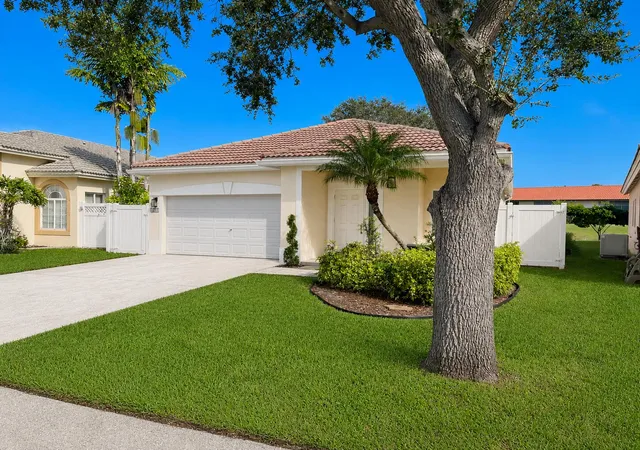 Photo 2 of Single family home for sale at 1334 Sw 44th Terrace, Deerfield Beach, FL 33442 | MLS# B26075816 | Listing updated on 2026-10-07