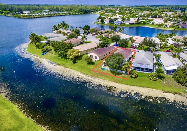 Photo 3 of Single family home for sale at 1334 Sw 44th Terrace, Deerfield Beach, FL 33442 | MLS# B26075816 | Listing updated on 2026-10-07
