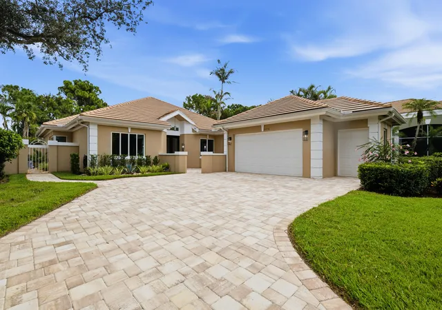 Photo 1 of Single family home for sale at 2376 Sw Longwood Dr, Palm City, FL 34990 | MLS# B26075868 | Listing updated on 2026-10-10