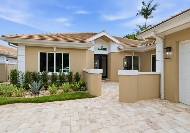 Photo 2 of Single family home for sale at 2376 Sw Longwood Dr, Palm City, FL 34990 | MLS# B26075868 | Listing updated on 2026-10-10
