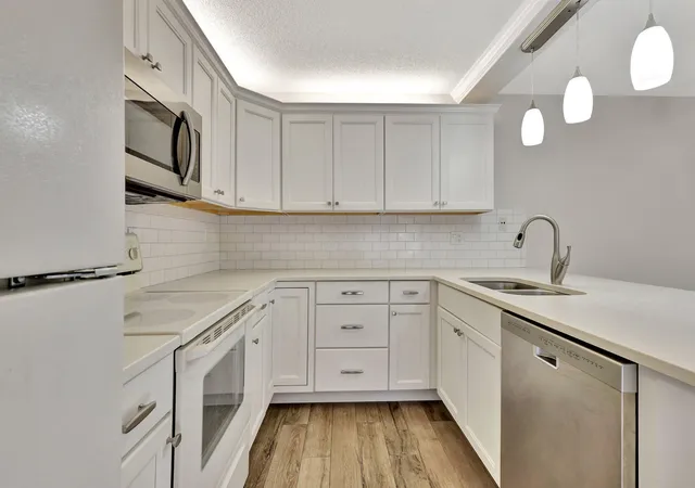 Photo 2 of Townhouse for sale at 7118 71st Way, West Palm Beach, FL 33407 | MLS# B26075884 | Listing updated on 2026-10-10