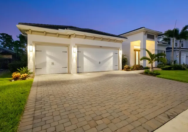 Photo 3 of Sale Pending at 5003 Sw Winchester Dr, Stuart, FL 34997 | MLS# B26076039 | Listing updated on 2026-10-10