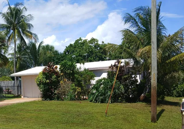 Photo 2 of Single family home for sale at 1075 James Rd, Lantana, FL 33462 | MLS# B26076327 | Listing updated on 2026-10-08