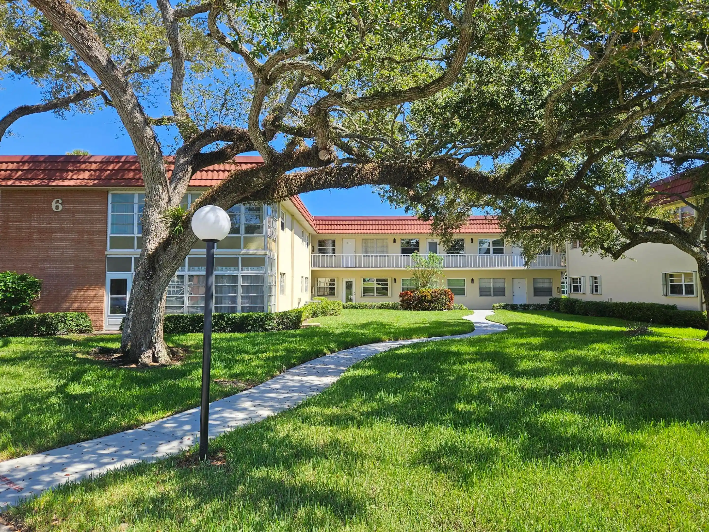 Listing Photo 1 - Condo for sale in 6 Vis Palm Ln located at 6 Vis Palm Ln, Vero Beach, FL 32962 - Unit #103