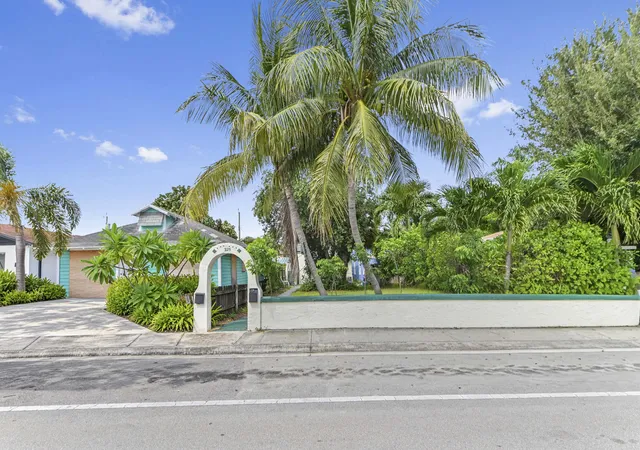 Photo 1 of Multi family home for sale at 225 N M St #1, Lake Worth Beach, FL 33460 | MLS# B26076478 | Listing updated on 2026-10-10