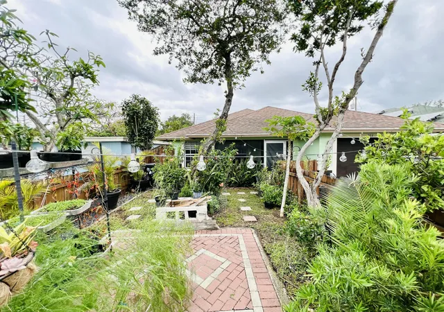 Photo 2 of Single family home for sale at 703 S A St, Lake Worth Beach, FL 33460 | MLS# B26076545 | Listing updated on 2026-10-10