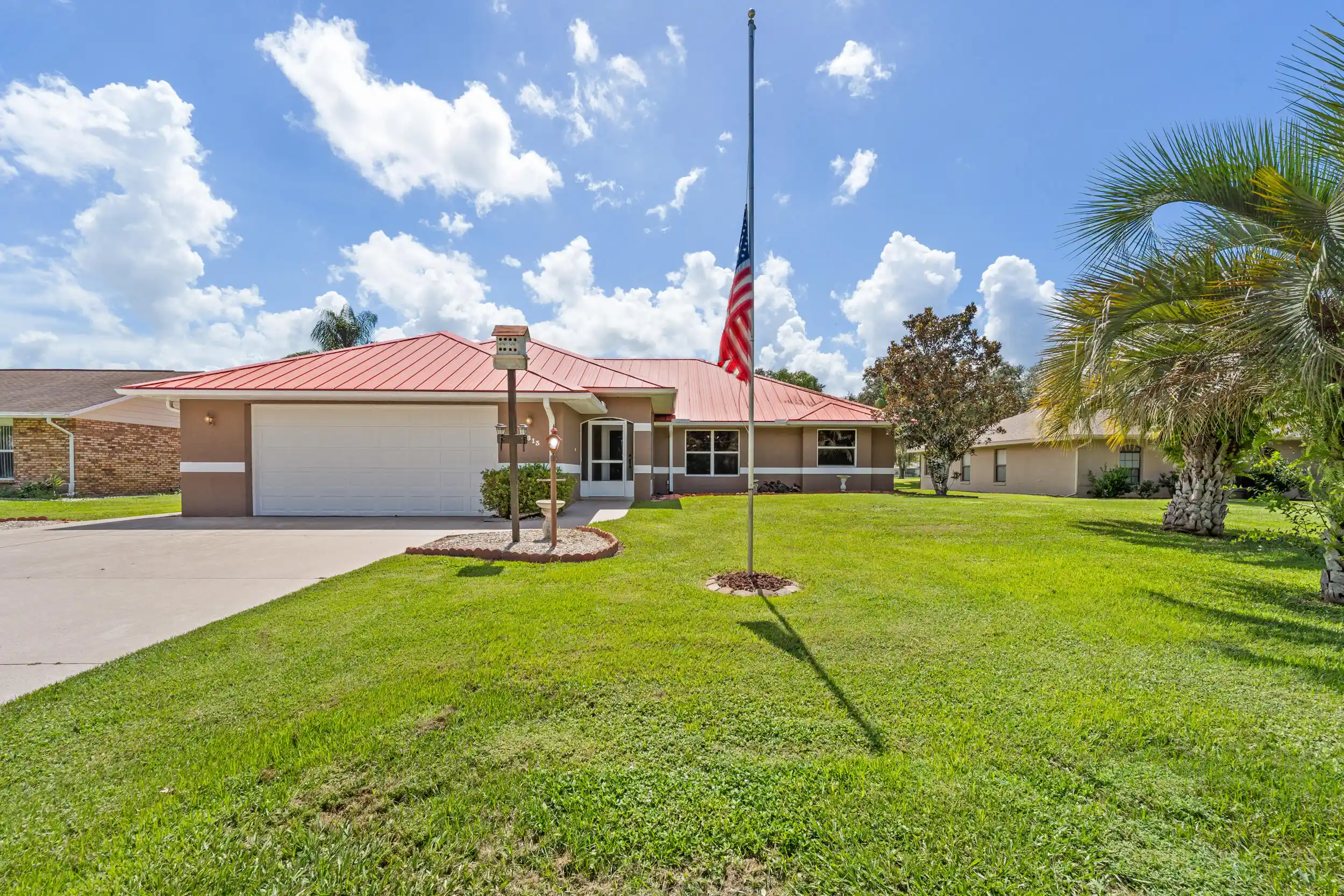 Single family home for sale at 3613 Oakview Dr, Sebring, FL 33876 | MLS# B26076658