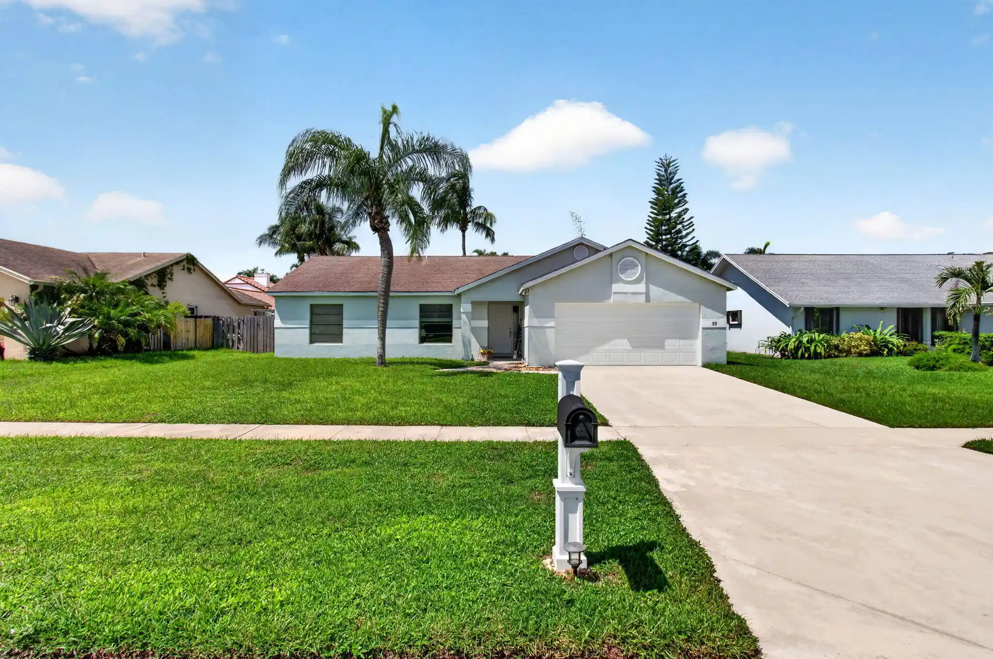 Photo 1 of Single family home for sale at 39 Cedar Cir, Boynton Beach, FL 33436 | MLS# B26076686 | Listing updated on 2026-10-22