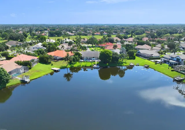 Photo 2 of Single family home for sale at 13199 Halifax Ct, Wellington, FL 33414 | MLS# B26076730 | Listing updated on 2026-10-02