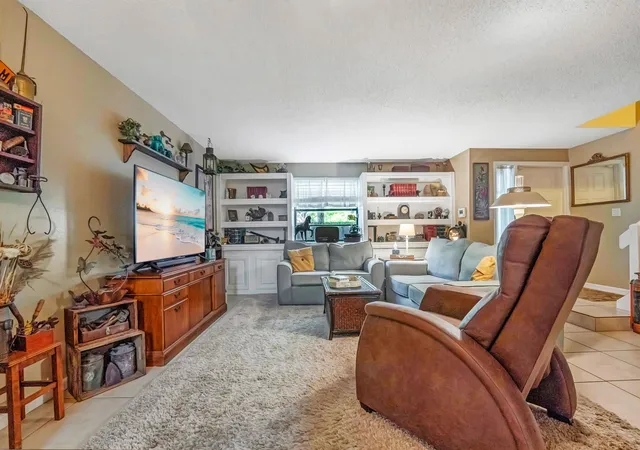Photo 3 of Townhouse for sale at 1142 N University Dr, Plantation, FL 33322 | MLS# B26076742 | Listing updated on 2026-10-10
