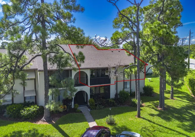 Condo for sale at 106 Lake Pine Cir #D-2, Greenacres, FL 33463 | MLS# B26076793