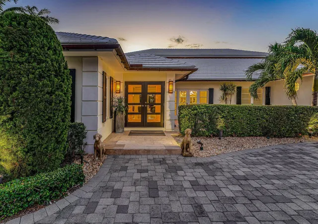 Photo 3 of Single family home for sale at 50 Spoonbill Rd, Lantana, FL 33462 | MLS# B26076867 | Listing updated on 2026-10-10