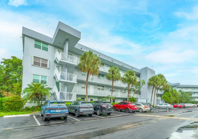 Photo 1 of Condo for sale at 101 Royal Park Dr #1C, Oakland Park, FL 33309 | MLS# B26077088 | Listing updated on 2026-10-07
