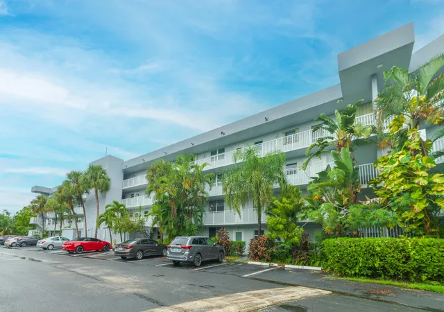 Photo 2 of Condo for sale at 101 Royal Park Dr #1C, Oakland Park, FL 33309 | MLS# B26077088 | Listing updated on 2026-10-07