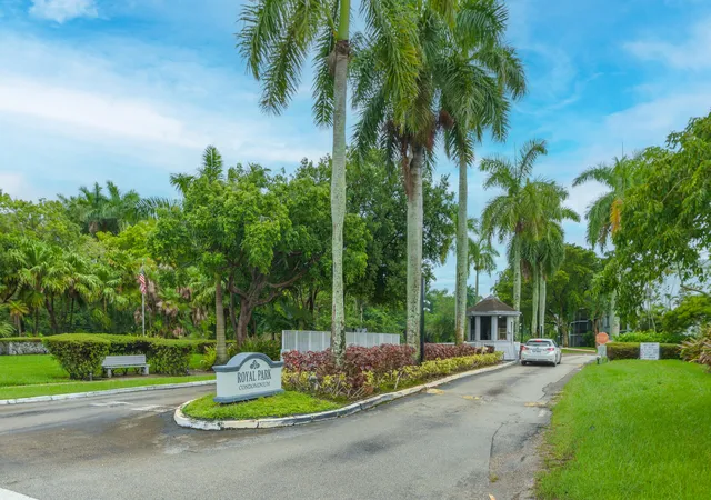 Photo 3 of Condo for sale at 101 Royal Park Dr #1C, Oakland Park, FL 33309 | MLS# B26077088 | Listing updated on 2026-10-07