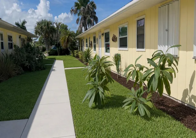 Photo 1 of Single family home for sale at 4725 Se Teri Pl, Stuart, FL 34997 | MLS# B26077168 | Listing updated on 2026-09-29