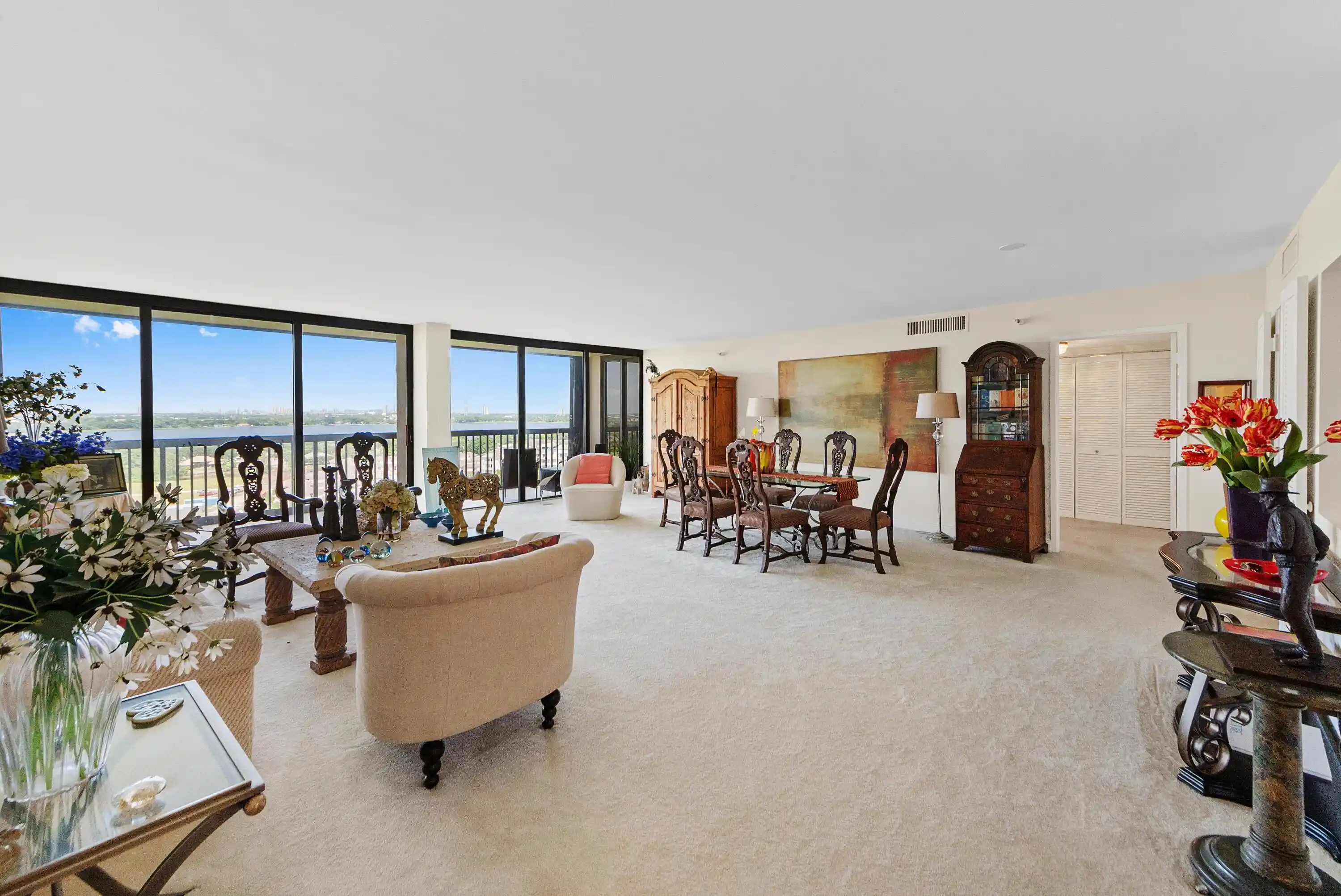 Listing Photo 1 - Condo for sale in 2480 Presidential Wy located at 2480 Presidential Wy, West Palm Beach, FL 33401 - Unit #1603