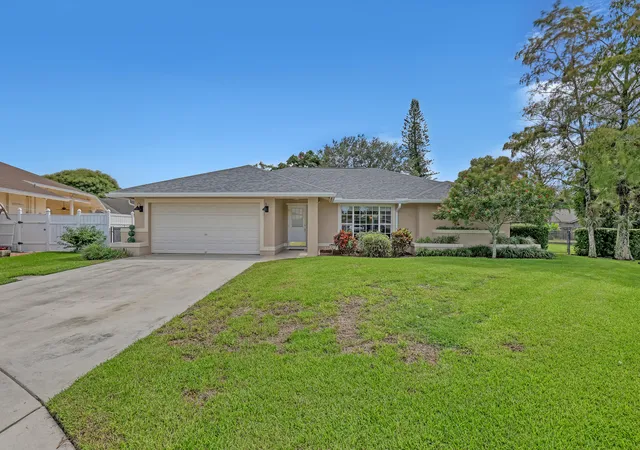 Photo 1 of Single family home for sale at 1835 Moonflower Cir, Wellington, FL 33414 | MLS# B26077203 | Listing updated on 2026-10-10