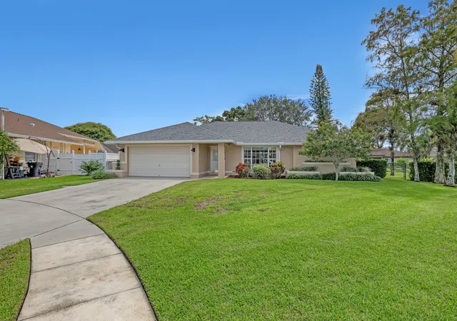 Photo 2 of Single family home for sale at 1835 Moonflower Cir, Wellington, FL 33414 | MLS# B26077203 | Listing updated on 2026-10-10