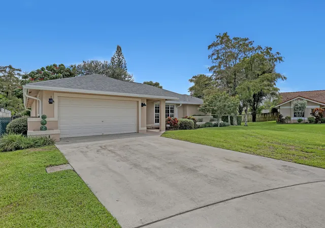 Photo 3 of Single family home for sale at 1835 Moonflower Cir, Wellington, FL 33414 | MLS# B26077203 | Listing updated on 2026-10-10