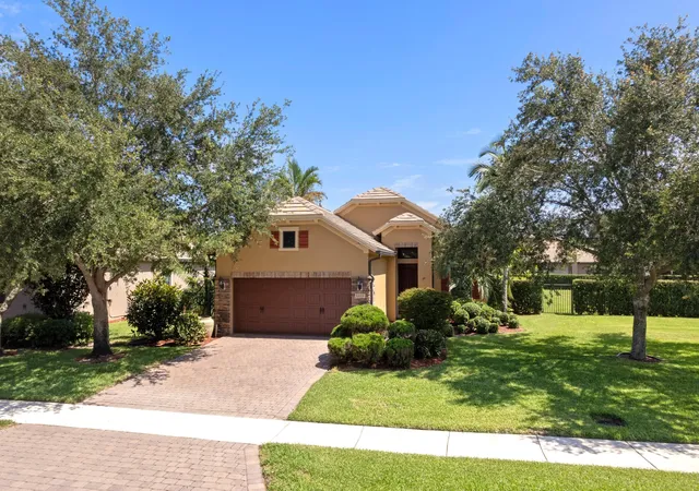 Photo 2 of Single family home for sale at 3305 Florence St, Wellington, FL 33414 | MLS# B26077233 | Listing updated on 2026-10-03