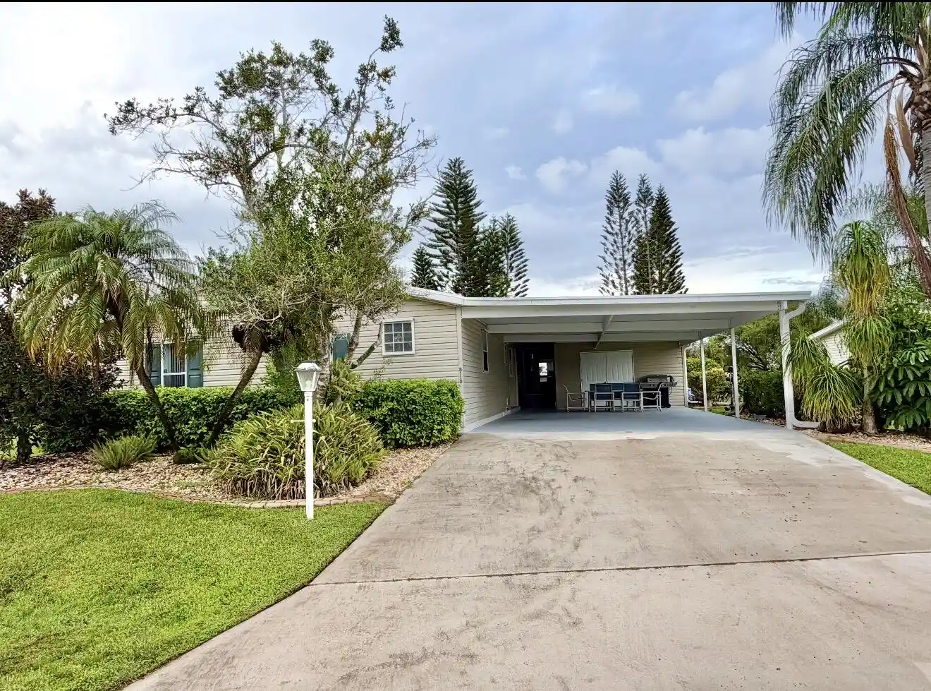 Photo 1 of Manufactured home for sale at 8110 9th Hole Dr, Port Saint Lucie, FL 34952 | MLS# B26077229 | Listing updated on 2026-10-19