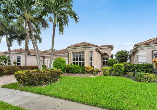 Photo 3 of Single family home for sale at 6947 Fairway Lakes Dr, Boynton Beach, FL 33472 | MLS# B26077245 | Listing updated on 2026-10-10