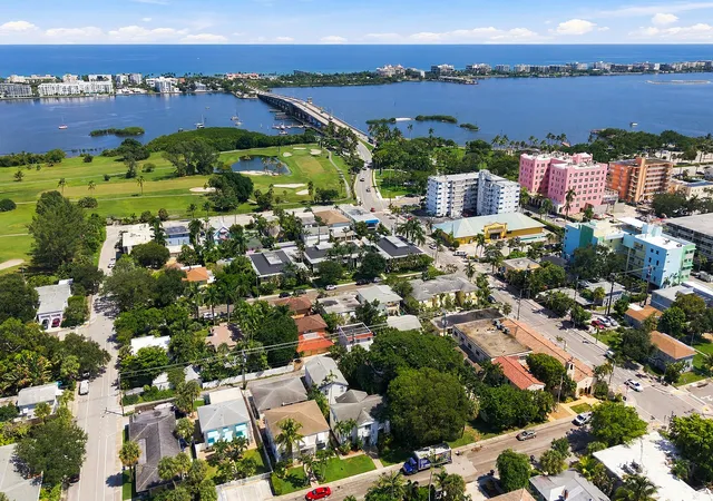 Photo 1 of Condo for sale at 113 N Lakeside Dr #5, Lake Worth Beach, FL 33460 | MLS# B26077248 | Listing updated on 2026-10-10