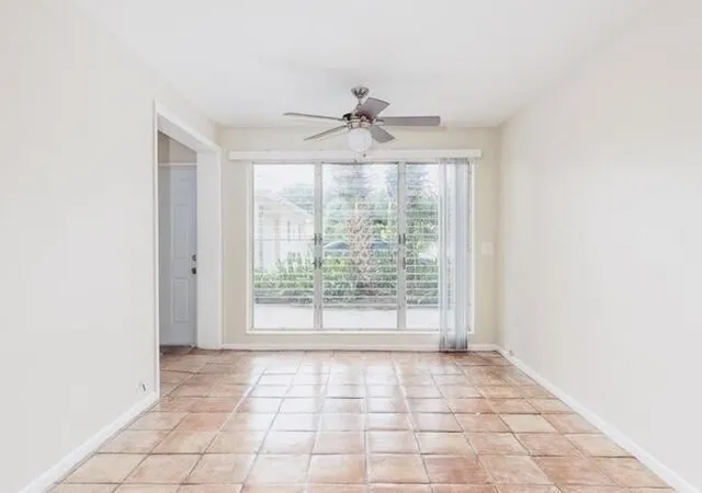 Photo 3 of Condo for sale at 113 N Lakeside Dr #5, Lake Worth Beach, FL 33460 | MLS# B26077248 | Listing updated on 2026-10-10