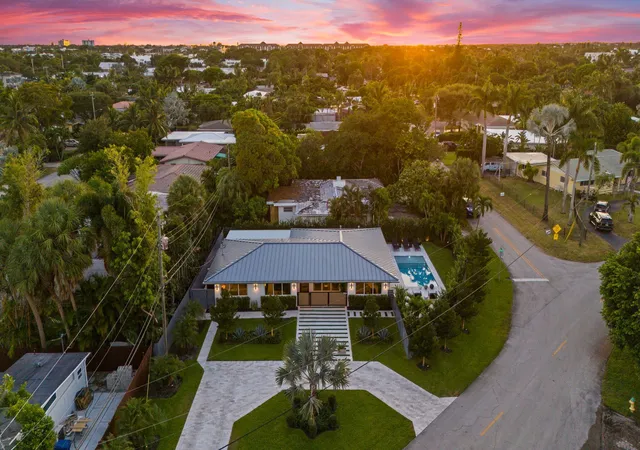 Photo 1 of Single family home for sale at 2000 Coral Gdns Dr, Wilton Manors, FL 33306 | MLS# B26077260 | Listing updated on 2026-10-08