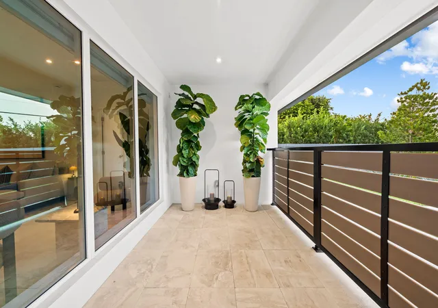 Photo 3 of Single family home for sale at 2000 Coral Gdns Dr, Wilton Manors, FL 33306 | MLS# B26077260 | Listing updated on 2026-10-08
