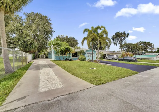 Photo 3 of Single family home for sale at 5081 Sw 29th Way, Fort Lauderdale, FL 33312 | MLS# B26077267 | Listing updated on 2026-10-01