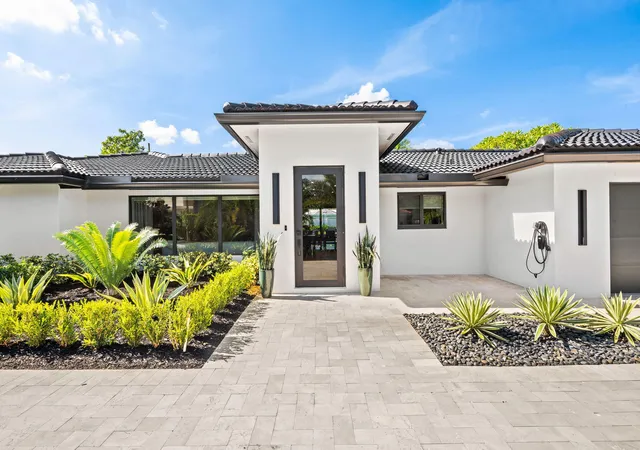 Single family home for sale at 2648 NE 34th Street, Fort Lauderdale, FL 33306 | MLS# B26077323