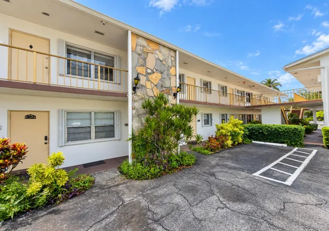 Photo 2 of Condo for sale at 111 Cleveland St #A - 6, Lake Worth Beach, FL 33461 | MLS# B26077397 | Listing updated on 2026-10-06