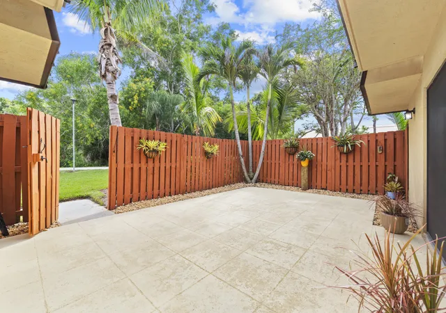 Photo 3 of Townhouse for sale at 5726 Se Windsong Ln #324, Stuart, FL 34997 | MLS# B26077563 | Listing updated on 2026-10-07