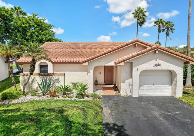 Photo 2 of Single family home for sale at 2067 Montpeliar, Weston, FL 33326 | MLS# B26077571 | Listing updated on 2026-10-10
