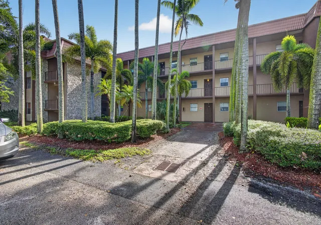 Photo 1 of Condo for sale at 120 Sparrow Dr #304, Royal Palm Beach, FL 33411 | MLS# B26077578 | Listing updated on 2026-09-30